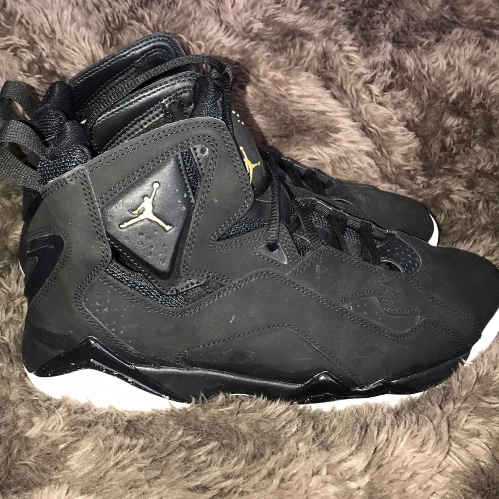 Jordan black and Gold 7’s
